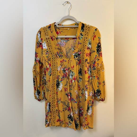 🌻SOLD🌻Brand New Saffron Floral Flutter Tunic Size Large - Picture 3 of 7